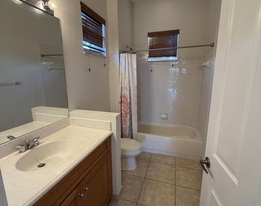 8079 Nw 127th Lane - Photo Thumbnail 12