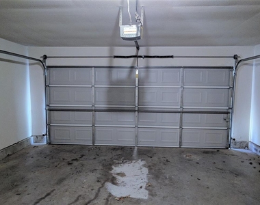 2821 East Lake Drive - Photo Thumbnail 4