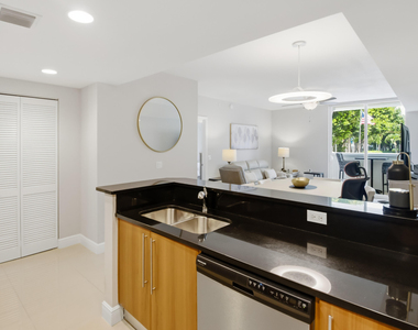 191 Se 20th Avenue - Photo Thumbnail 3