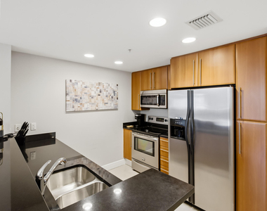 191 Se 20th Avenue - Photo Thumbnail 2