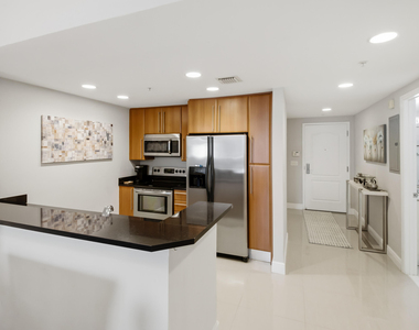 191 Se 20th Avenue - Photo Thumbnail 1