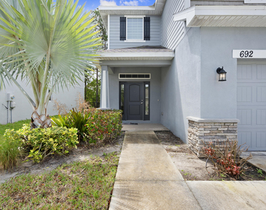 692 Ne Turtleback Trail - Photo Thumbnail 4