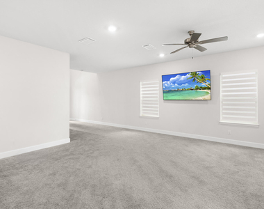 692 Ne Turtleback Trail - Photo Thumbnail 9