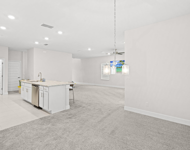 692 Ne Turtleback Trail - Photo Thumbnail 17