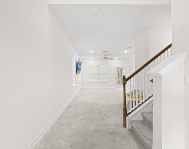 692 Ne Turtleback Trail - Photo Thumbnail 6