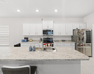 692 Ne Turtleback Trail - Photo Thumbnail 14