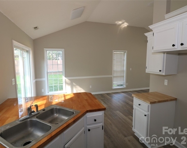 711 Harvest Way - Photo Thumbnail 7