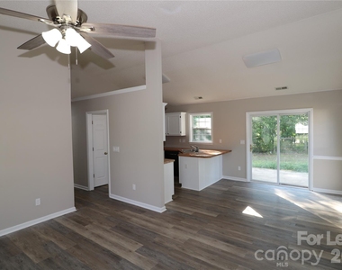 711 Harvest Way - Photo Thumbnail 4