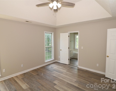 711 Harvest Way - Photo Thumbnail 18