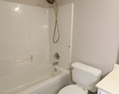 711 Harvest Way - Photo Thumbnail 11