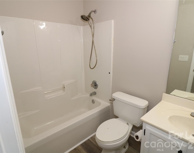 711 Harvest Way - Photo Thumbnail 12