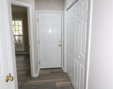 711 Harvest Way - Photo Thumbnail 13