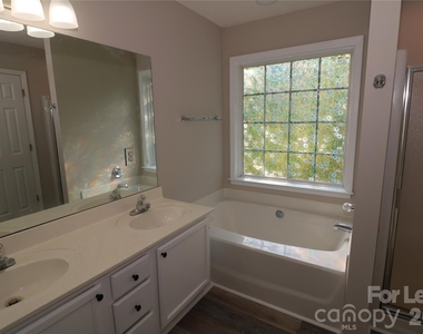 711 Harvest Way - Photo Thumbnail 19