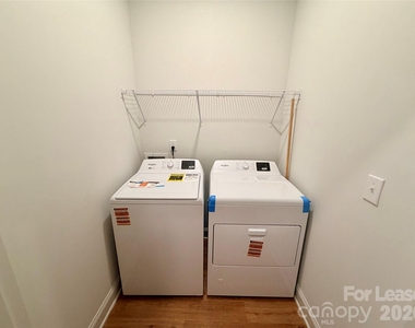 521 N Linwood Avenue - Photo Thumbnail 28