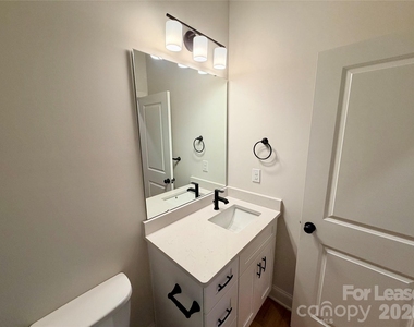 521 N Linwood Avenue - Photo Thumbnail 24