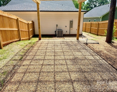 521 N Linwood Avenue - Photo Thumbnail 32