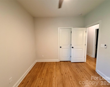 521 N Linwood Avenue - Photo Thumbnail 21