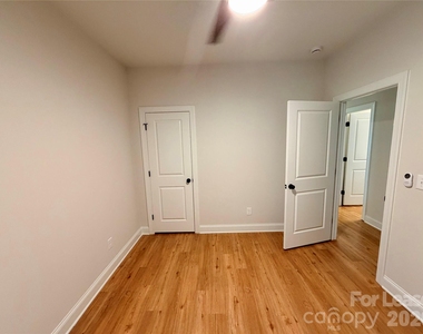525 N Linwood Avenue - Photo Thumbnail 28