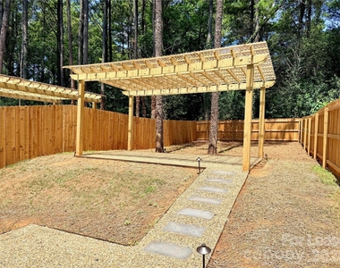 525 N Linwood Avenue - Photo Thumbnail 33