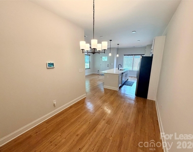 525 N Linwood Avenue - Photo Thumbnail 14