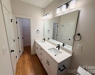 525 N Linwood Avenue - Photo Thumbnail 20