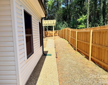 525 N Linwood Avenue - Photo Thumbnail 32