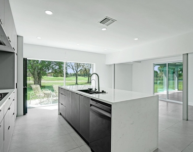 6700 E Tropical Way - Photo Thumbnail 17