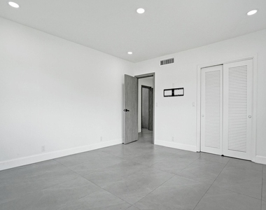 6700 E Tropical Way - Photo Thumbnail 55