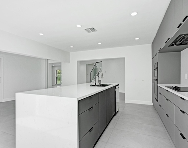 6700 E Tropical Way - Photo Thumbnail 18