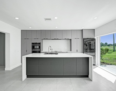 6700 E Tropical Way - Photo Thumbnail 14