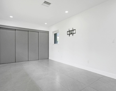 6700 E Tropical Way - Photo Thumbnail 29