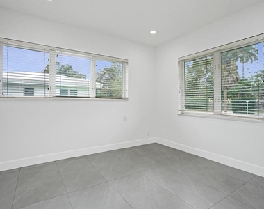 6700 E Tropical Way - Photo Thumbnail 38