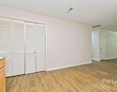 1119 Grady Street - Photo Thumbnail 11