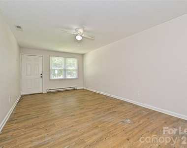 1119 Grady Street - Photo Thumbnail 3