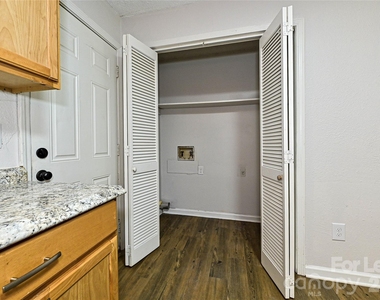 1119 Grady Street - Photo Thumbnail 10