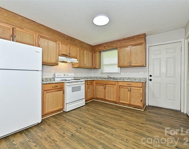 1119 Grady Street - Photo Thumbnail 7