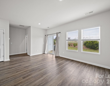 4080 County Down Avenue - Photo Thumbnail 5