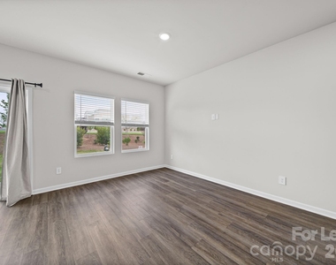 4080 County Down Avenue - Photo Thumbnail 4