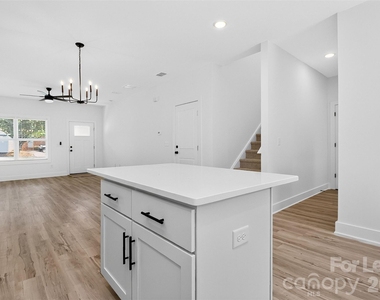 308 E Tallyrand Avenue - Photo Thumbnail 9