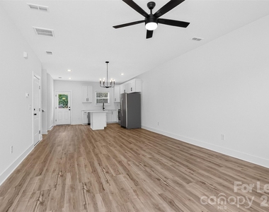 308 E Tallyrand Avenue - Photo Thumbnail 3