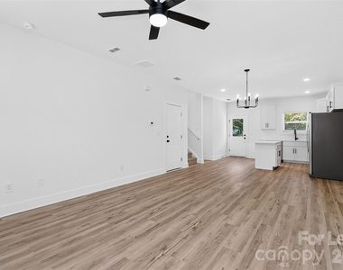 308 E Tallyrand Avenue - Photo Thumbnail 4