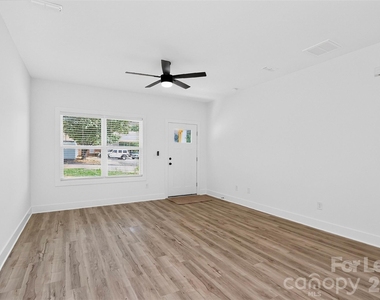 308 E Tallyrand Avenue - Photo Thumbnail 5