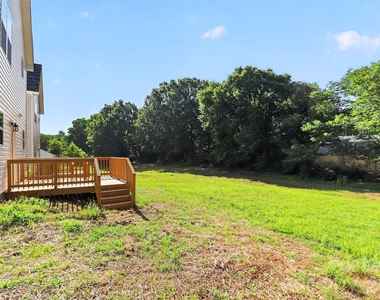 308 E Tallyrand Avenue - Photo Thumbnail 27