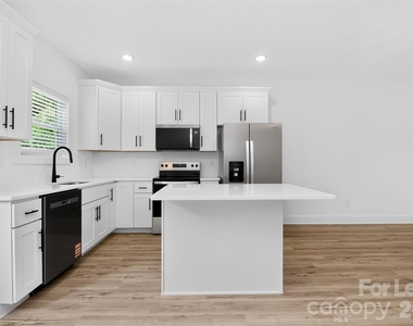 308 E Tallyrand Avenue - Photo Thumbnail 13