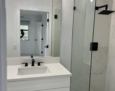 1088 Nw 106th Terrace - Photo Thumbnail 8