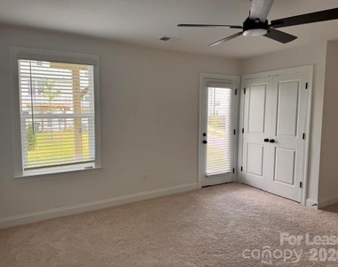 9214 Delancey Lane - Photo Thumbnail 4