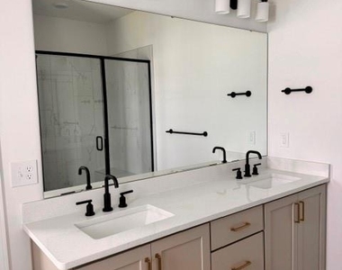 9214 Delancey Lane - Photo Thumbnail 16