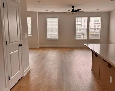 9214 Delancey Lane - Photo Thumbnail 10