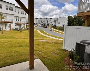9214 Delancey Lane - Photo Thumbnail 5