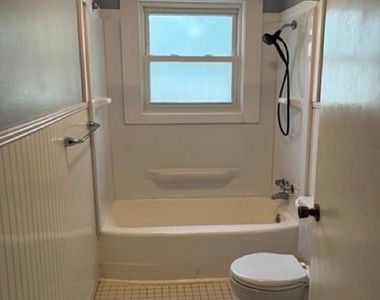213 Glenwood Drive - Photo Thumbnail 6